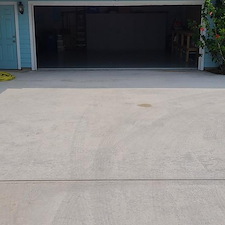 Concrete Driveway Cleaning in Palm City, FL 1